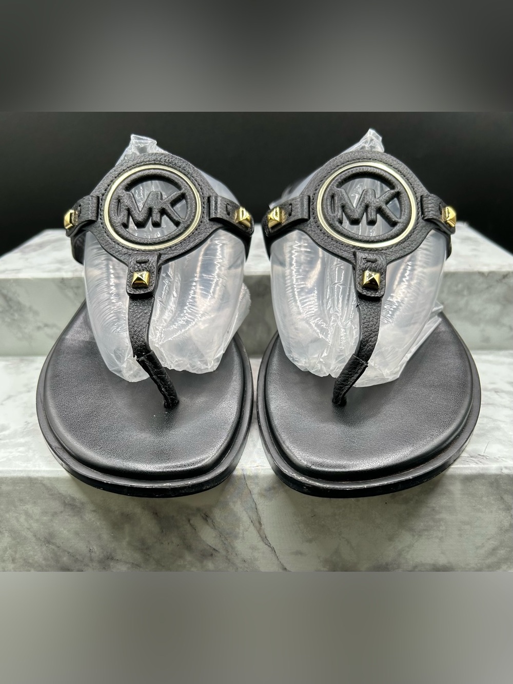 MICHAEL MICHAEL KORS Aubrey Cutout Black Leather T-Strap Sandals. Size 8 - Picture 6 of 11